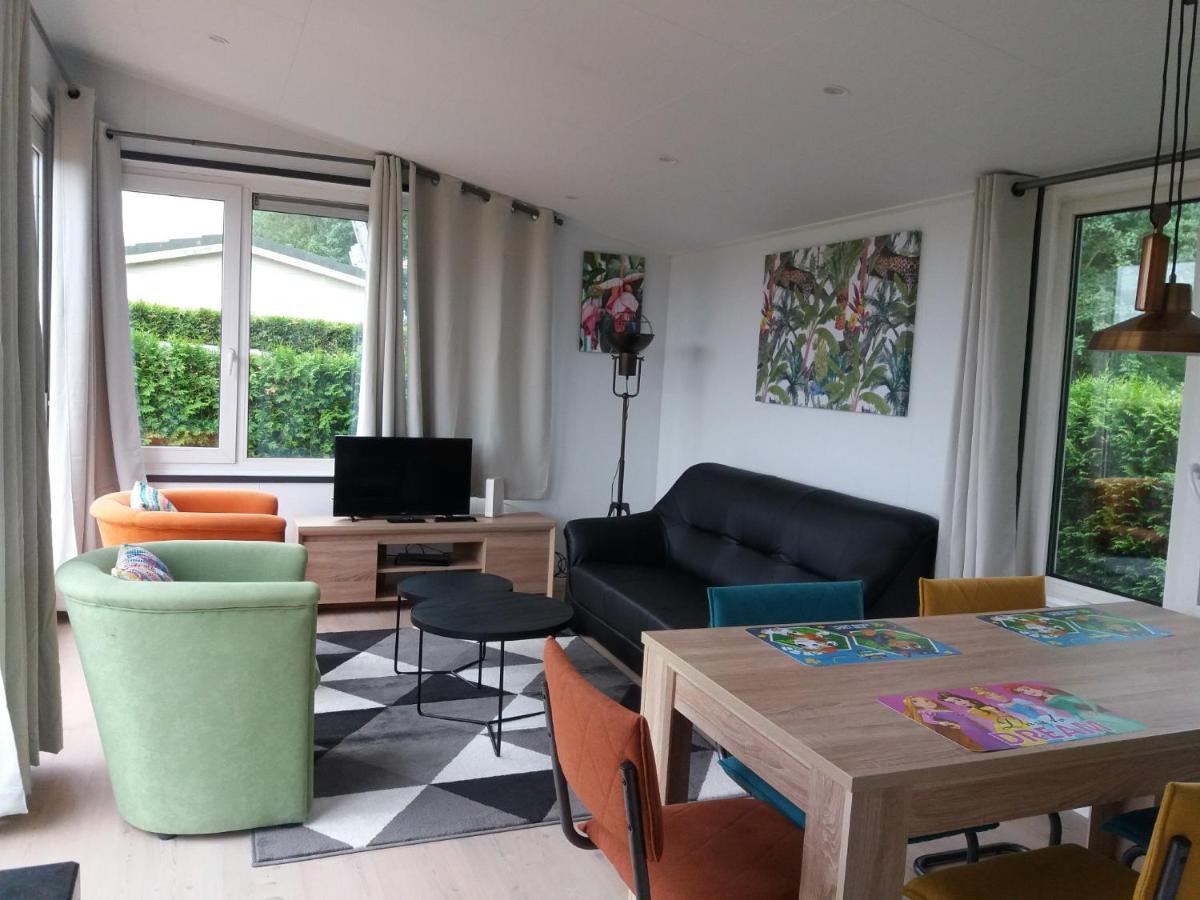 Luxe Bungalow Op Rustig Vakantiepark. Dronrijp Luaran gambar
